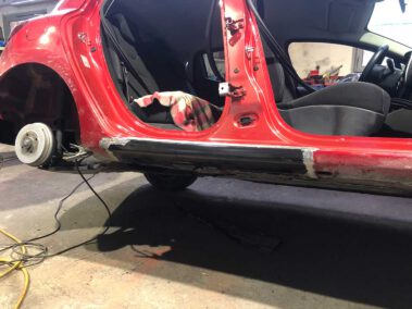 Unfallschaden Unterboden in Arbeit- Unfallreparatur in Reute- Lackiererei Werner Kobsch